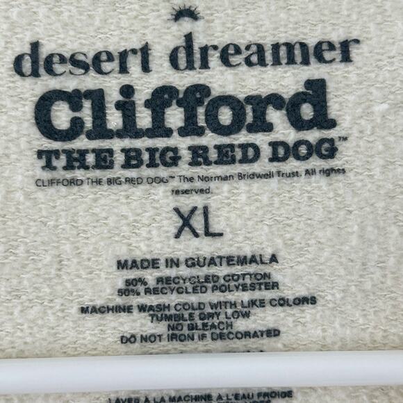 Desert Dreamer Women's Clifford The Big Red Dog Sweatshirt Pullover XL NWOT - Picture 6 of 6
